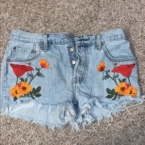 Levi poppy shorts